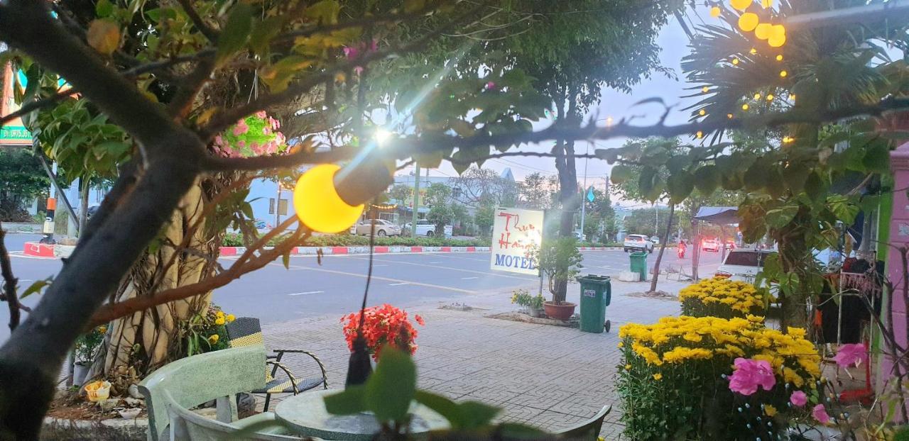 Thuy Hang Motel ลองไห่ ภายนอก รูปภาพ