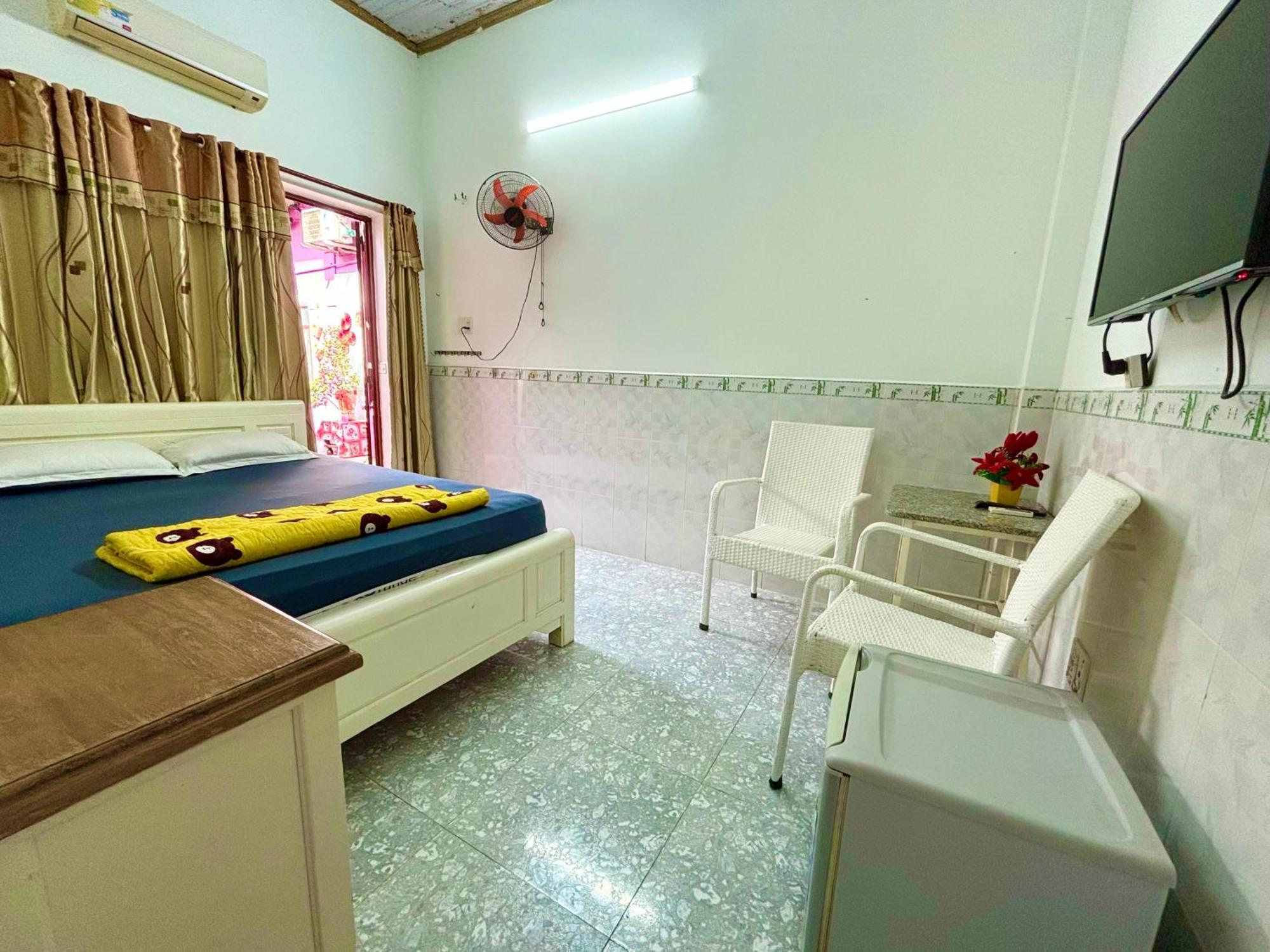Thuy Hang Motel ลองไห่ ภายนอก รูปภาพ