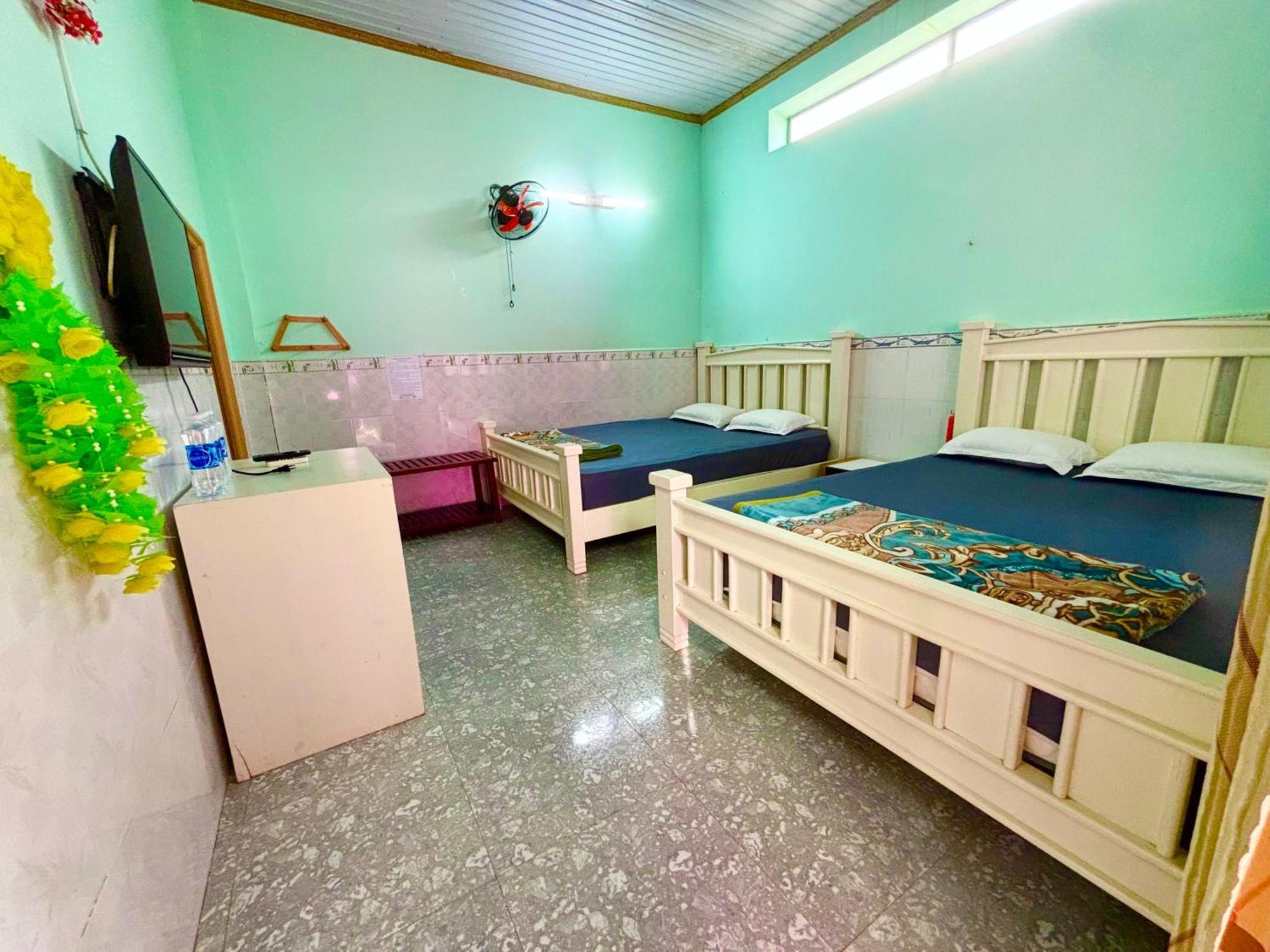 Thuy Hang Motel ลองไห่ ภายนอก รูปภาพ